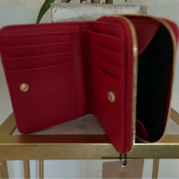 NWT Steve Madden quilted red wallet - Picture 5 of 5